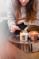 NATAVA Vonná sójová svíčka s esenciálními oleji - Svěží citrus / Bílé květy